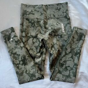 Gymshark Adapt Camo Leggings Green Size Small (2021)